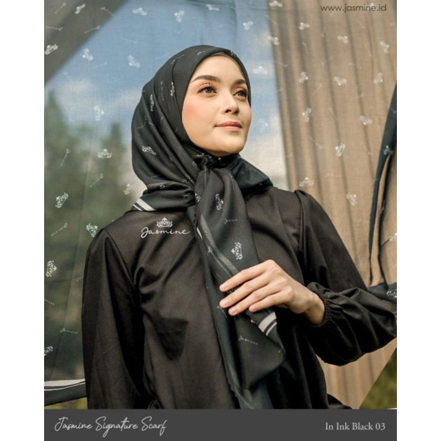Jasmine - Signature Scarf Jilbab Segi empat Jilbab Premium