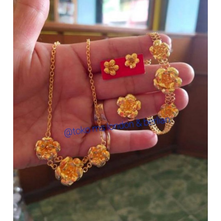 Kalung Set Mawar Emas London LM 24K Kadar 999,9%.