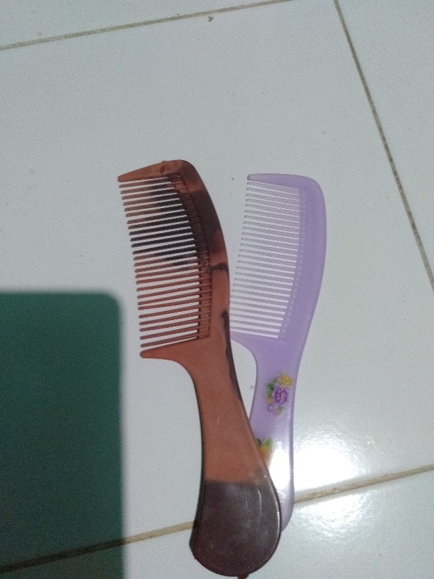 1 Pcs Sisir Gagang