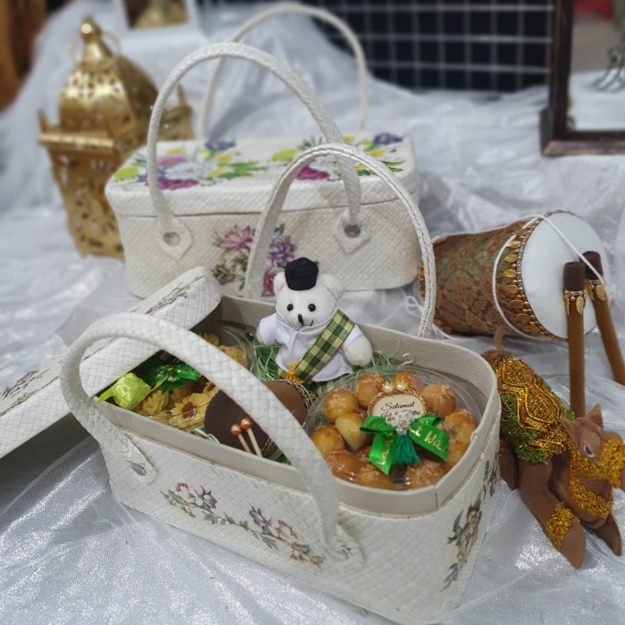 

Paket box hampers lebaran kue kering toples murah 54