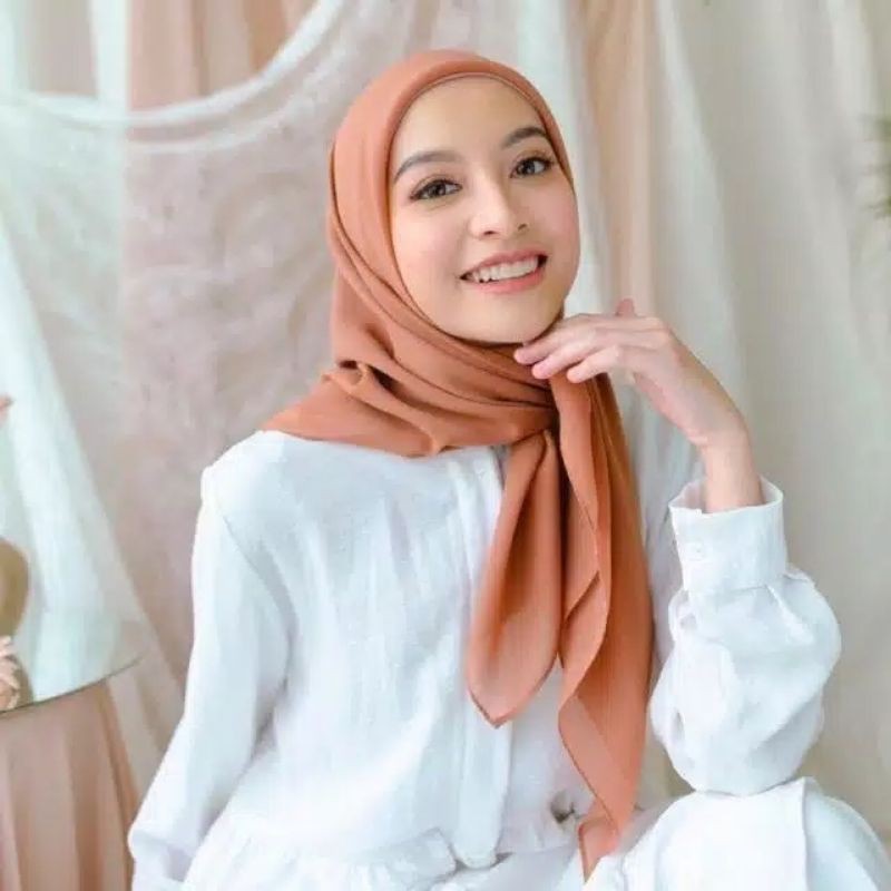 Terlaris!!! jilbab segiempat pollycatton bahan super nyaman hijab simple terbaru