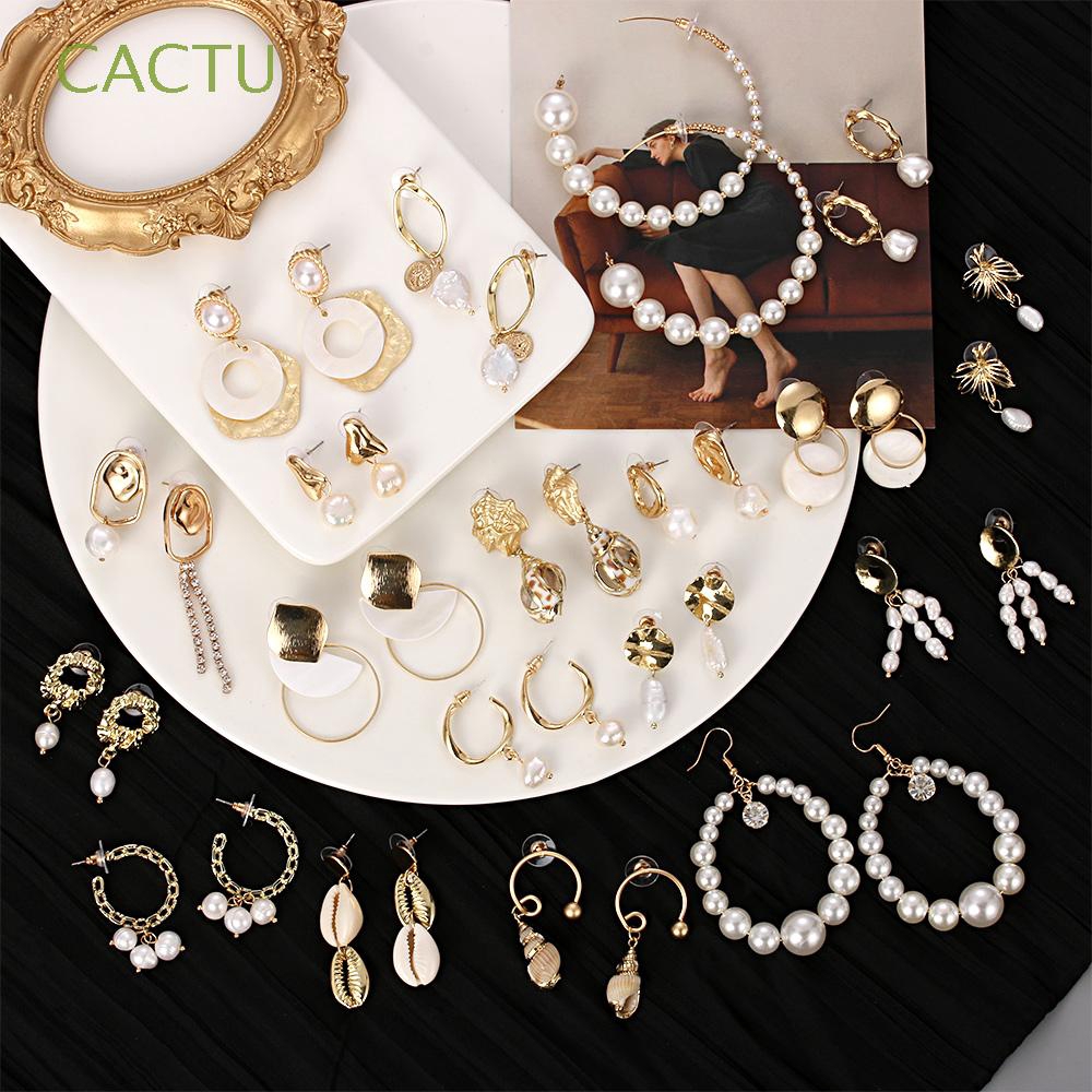 Anting Gantung Tusuk Vintage Baroque Aksen Mutiara Air Anting Gantung Tusuk Vintage Baroque Aksen Mutiara Air
