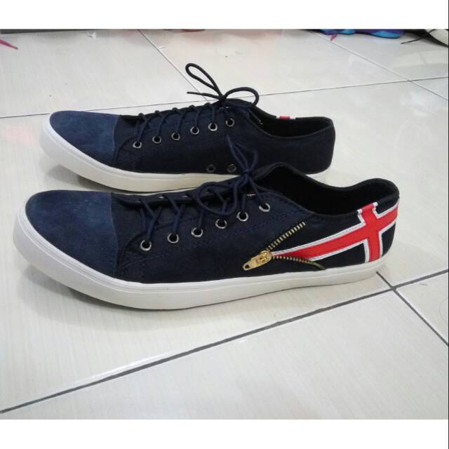 Sepatu maen black master original