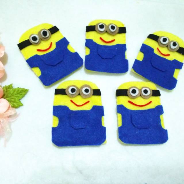 

Amplop karakter minion