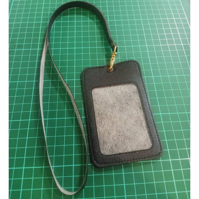 

ID CARD TALI HITAM KULIT 3 SLOT CARD
