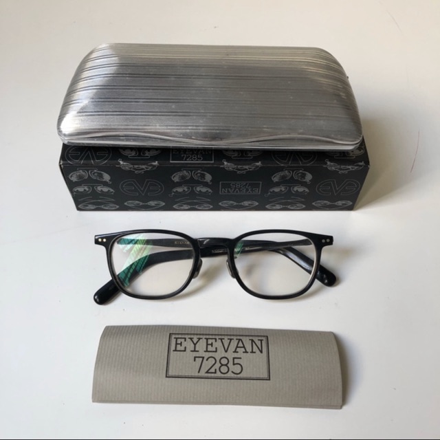 Preloved Frame Kacamata Eyevan Navy Blue