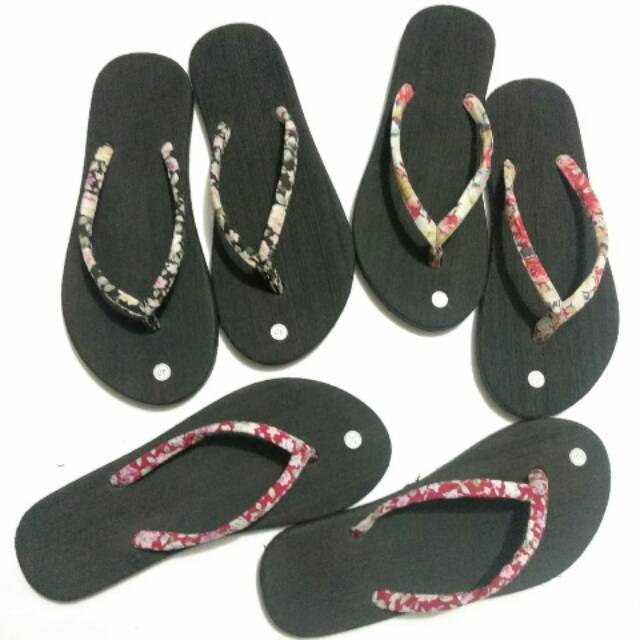 Sandal teplek motif bunga