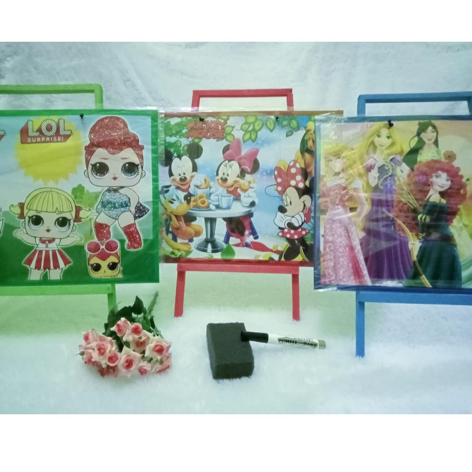 

[KODE PRODUK 08DVN4389] papan tulis white board / white board anak karakter 30x40 ( plus penyangga dan spidol )