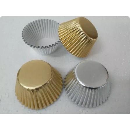 

Ready Diva Case 11/4,4 Cupcake Case Gold / Silver Kertas Cupcake Gold Silver Murah per ROLL Cupcake Liner Kualitas Terjamin