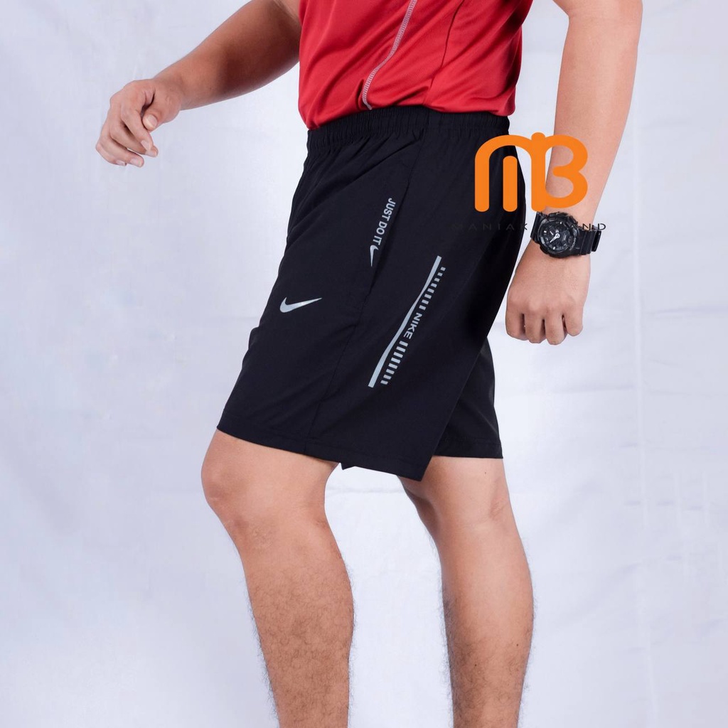 Celana Pendek Olahraga Training Sport Pria Parasut Micro Mikro Resleting Kolor Olahraga Running Lari Jogging Gym Fitness Badminton Bulutangkis Futsal Volly Santai (MC-01)