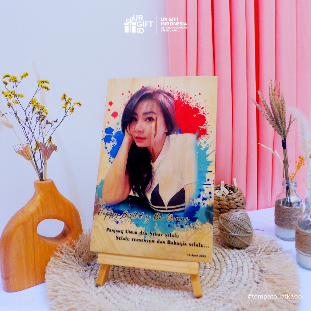

Lukisan Kayu Wood Painting Custom Foto Wajah Kado Wisuda Ulang Tahun