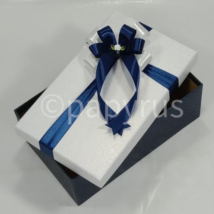 

Papyrus 15X25 Tinggi 10Cm Kotak Kado Gift Box Hadiah