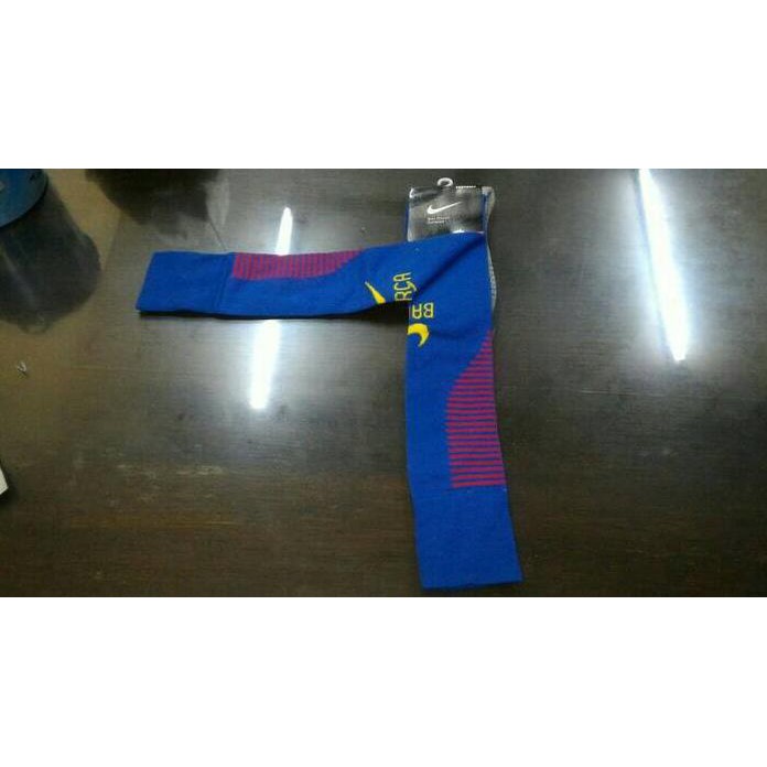 Kaos Kaki Bola Grade Ori Barcelona Home Official 2016-2017