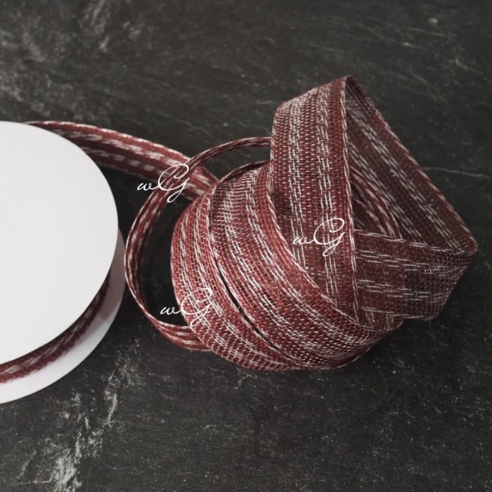 

Pita Goni - Coklat Garis Putih; Lebar 2.5 cm; Panjang 20 yard