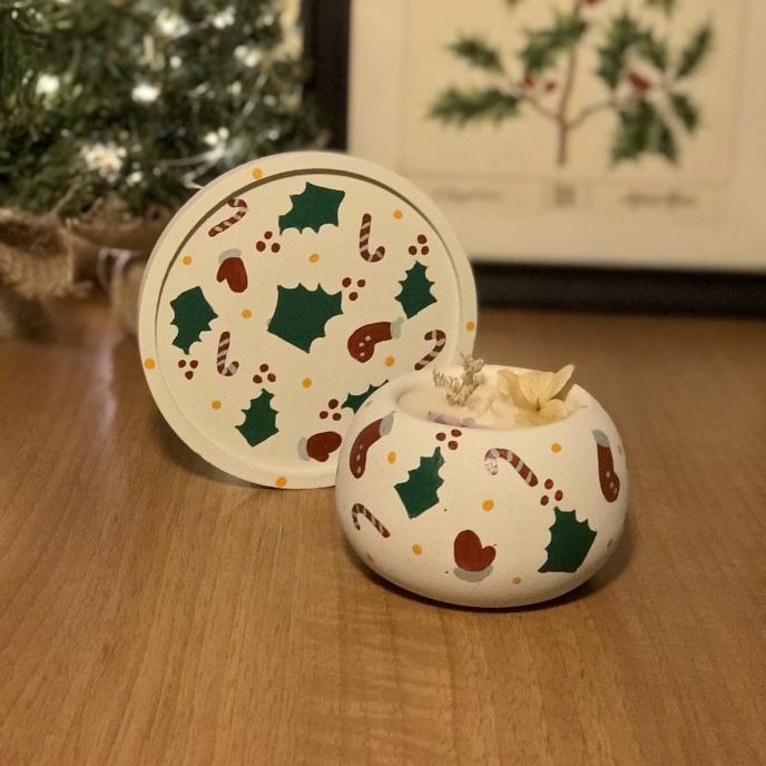 

Christmas Hampers / Gift / Concrete Pot / Carol Set .