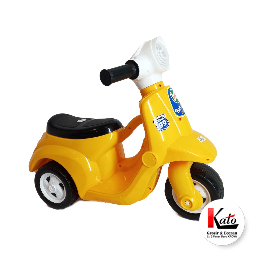 Mini Vespa Funbike Pespa Anak Mainan Sepeda Mini Scooter Roda 3 Italia Piaggio Mainan Anak