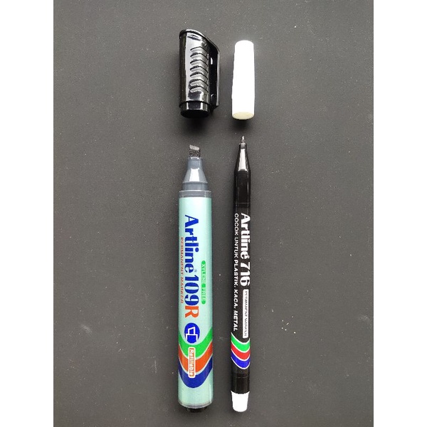 

Spidol artline permanen Hitam 109R dan 716