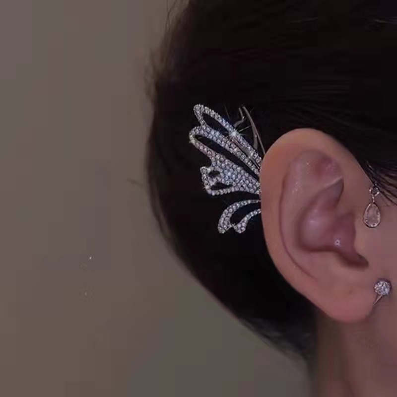 Anting Klip Tanpa Tindik Desain Kupu-Kupu Tiga Dimensi Bahan Zirkon Untuk Wanita