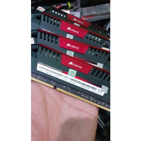 Corsair Vengeance Pro 32GB 2400MHz DDR3 Gaming Memory RAM