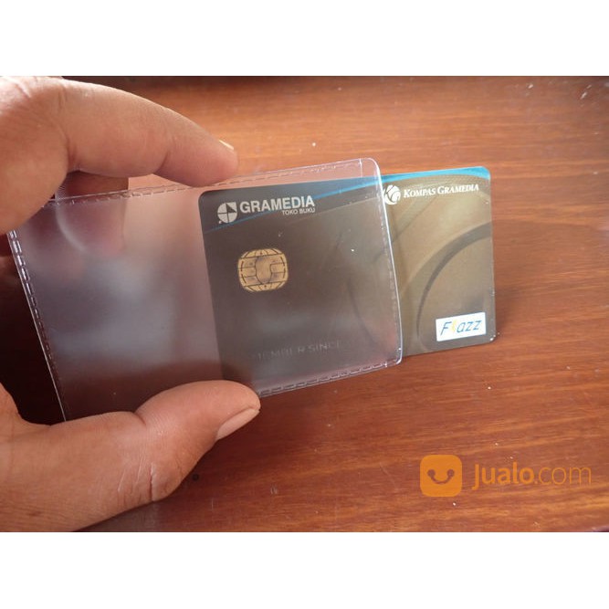 Plastik Kartu ATM SIM KTP Pelindung Anti Gores