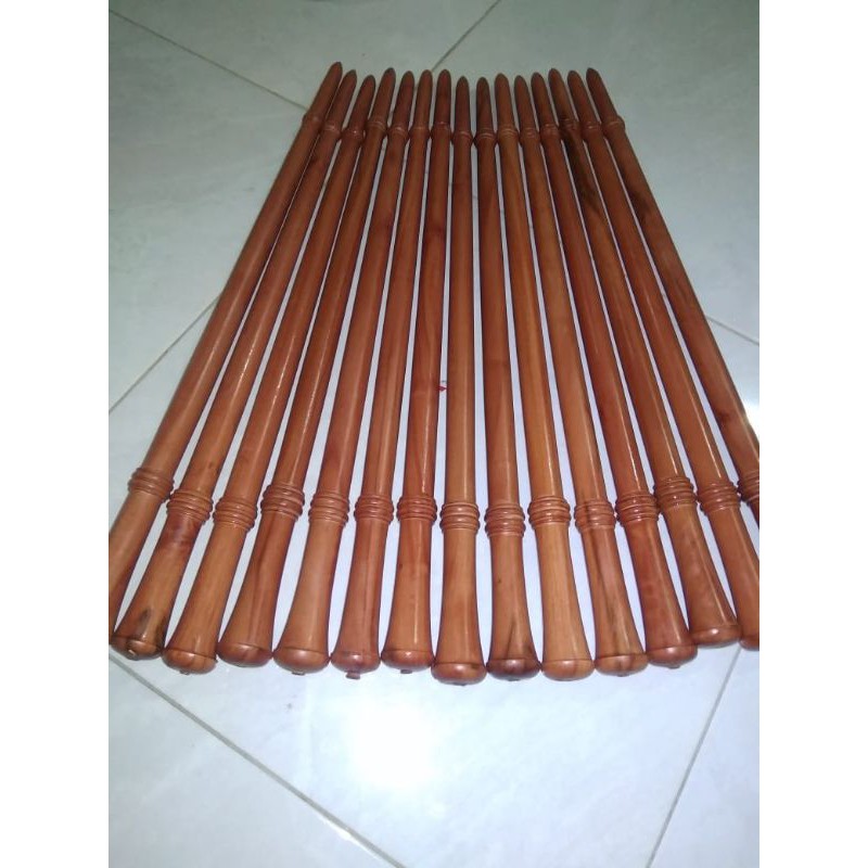 Tongkat komando kayu stigi