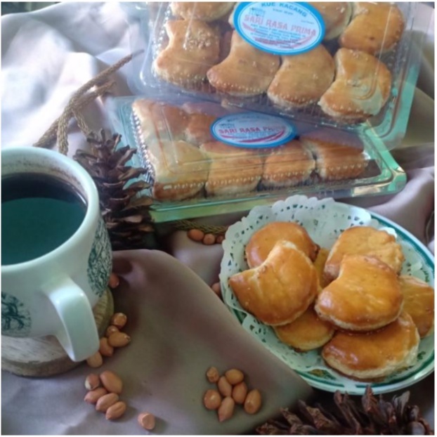 

(200gr, isi 23 biji) kue kacang / roti kacang / kue cemilan / snack kiloan