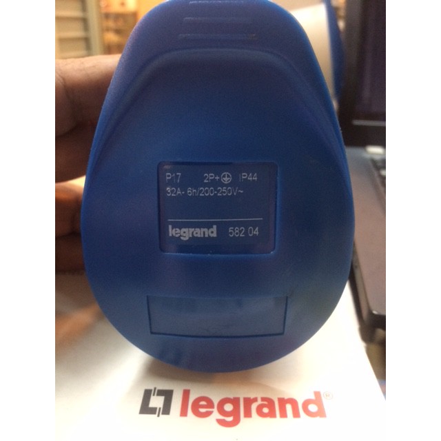 Legrand 58204 mobile 3 pin 32a 1phase