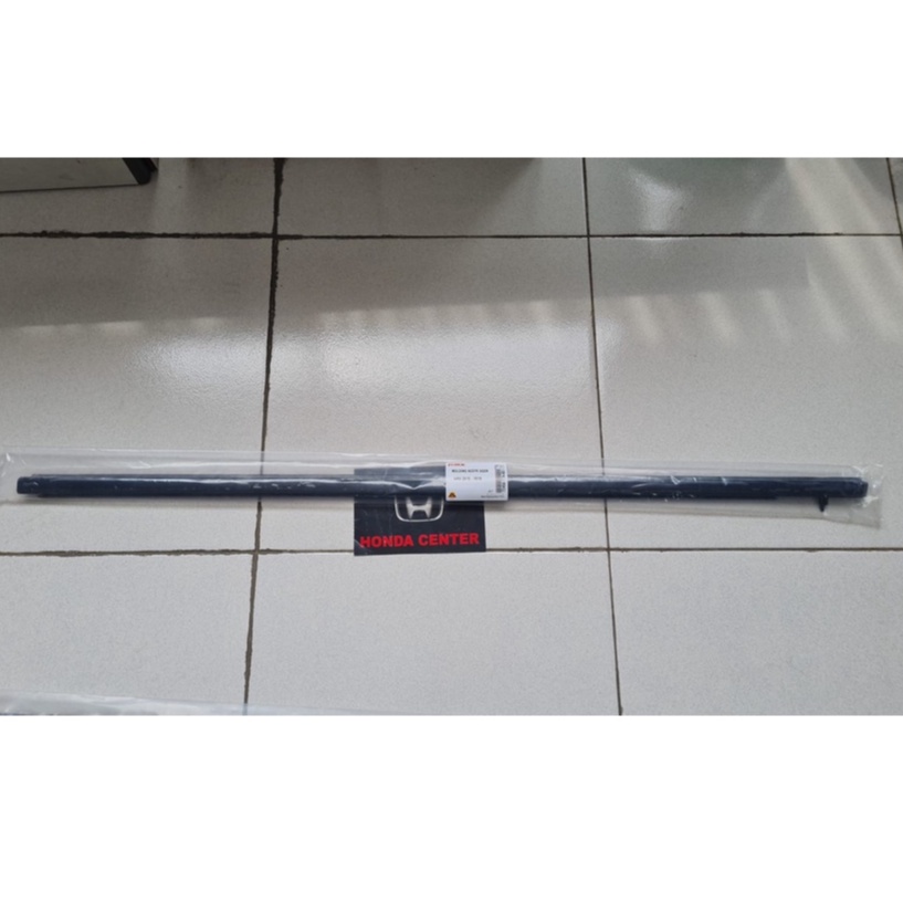 pelipit karet kaca luar weather strip molding door  hrv 2015 2016 2017 2018 2019 2020 2021 72410-T7A 72450-T7A 72910-T7A 72950-T7A