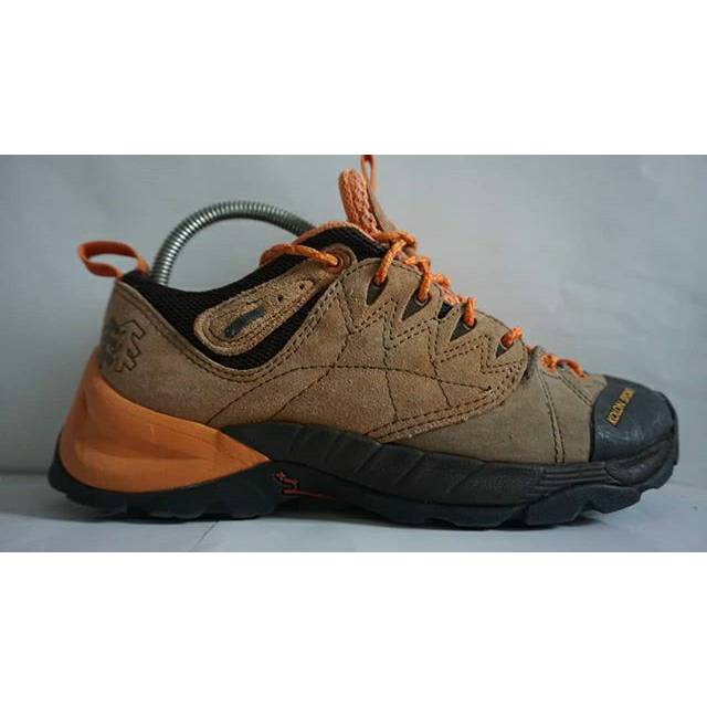 Sepatu gunung kolon sport