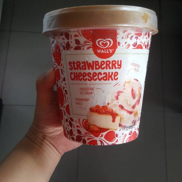 Strawberry Cheesecake Vienetta Choco Nutty Oreo Walls Ice Cream Shopee Indonesia 