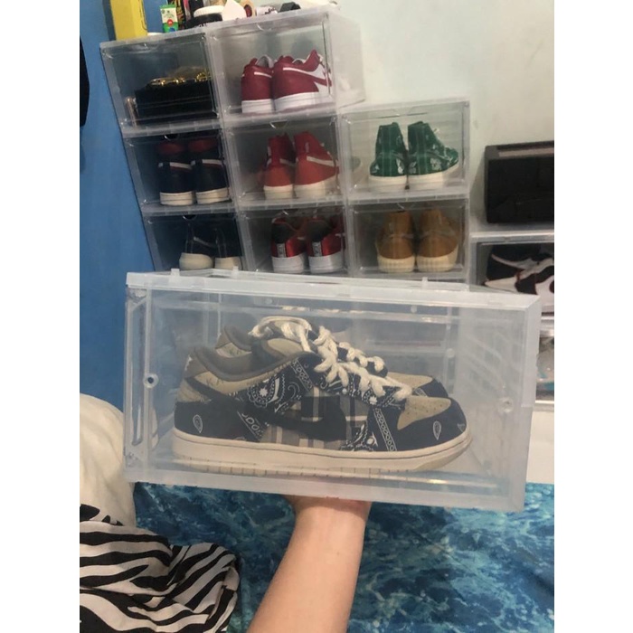 box sepatu transparan
