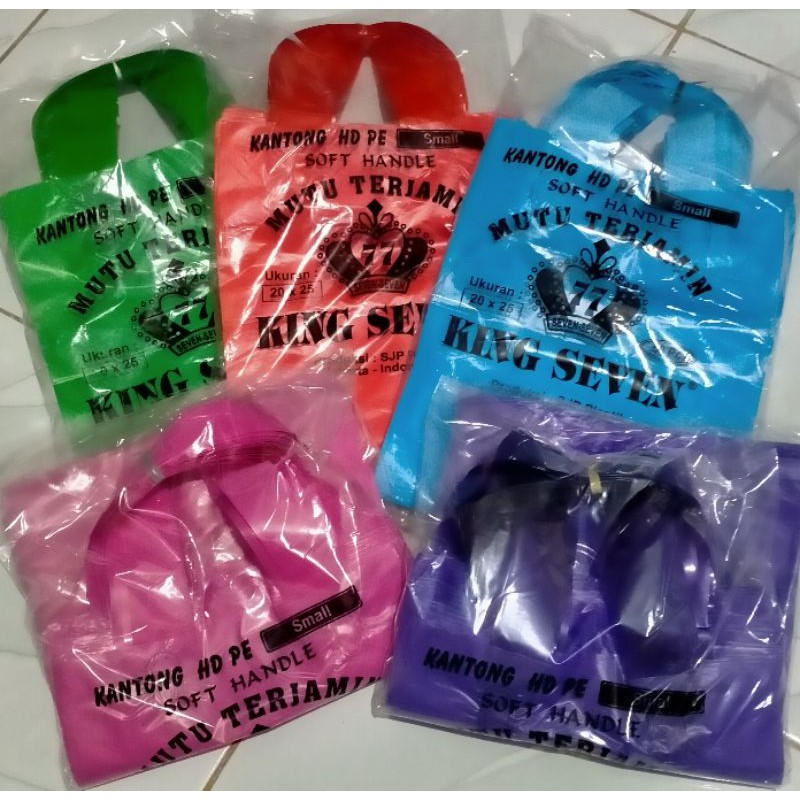 

Plastik Soft Handle UK 20x25 Polos isi 50lembar Kantong Tenteng