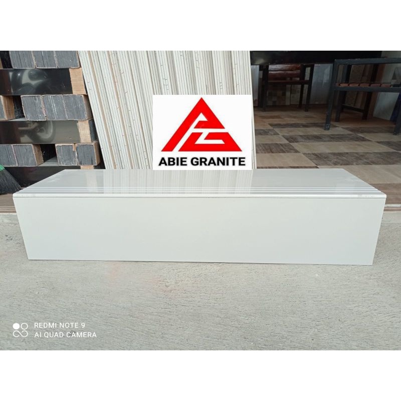 granit tangga cream polos 30x100&20x100 satu set