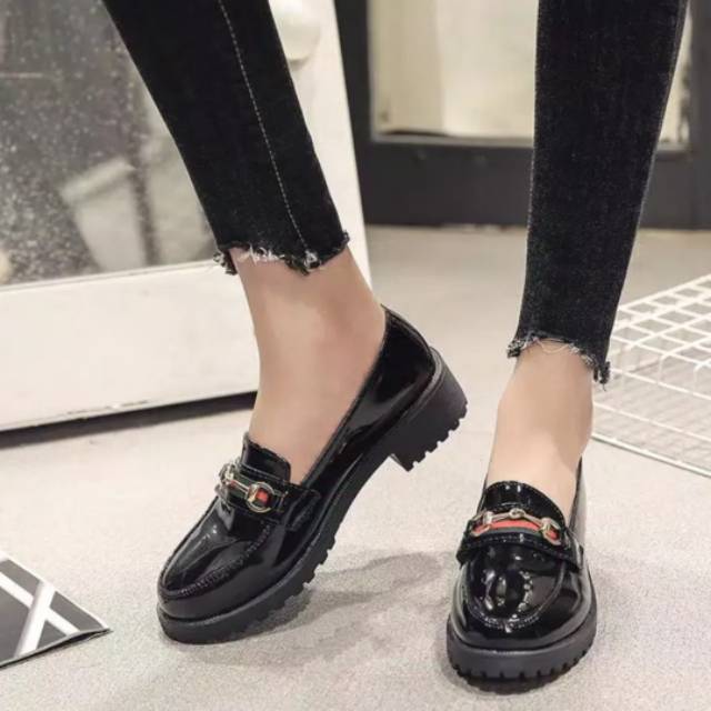 Loafer docmart wanita termurah/sepatu docmart wanita/sepatu wanita /sepatu kerja/sepatu kuliah/fashi