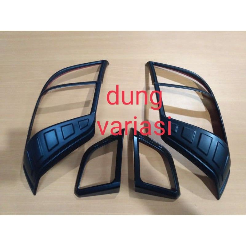garnish lampu belakang new agya ayla 2017,2018,2019,2021 hitam