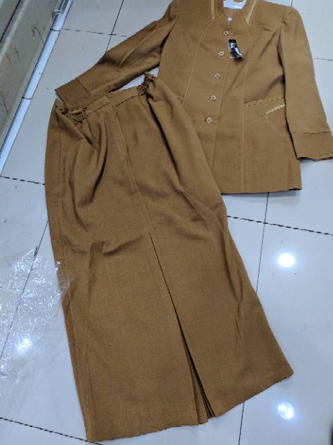 Stelan baju pemda wanita