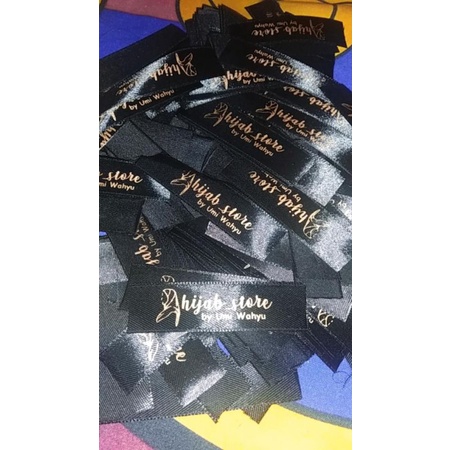 

label satin