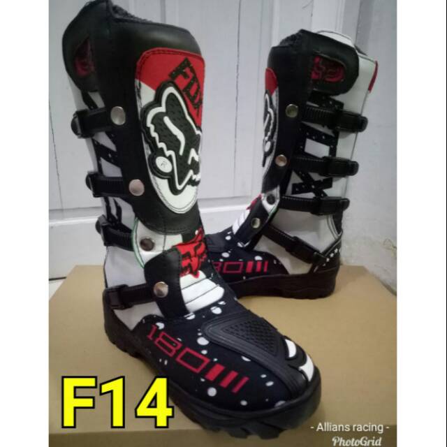 Sepatu cross trail print new