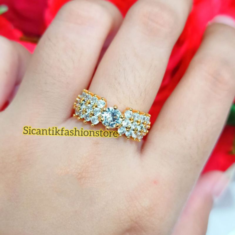 Cincin Titanium Wanita Dewasa Gold Silver Terlaris Anti Karat Tidak Luntur Perhiasan Wanita Mewah