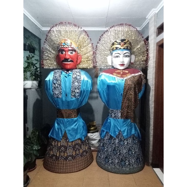 Ondel-ondel besar ukuran 2,5 meter