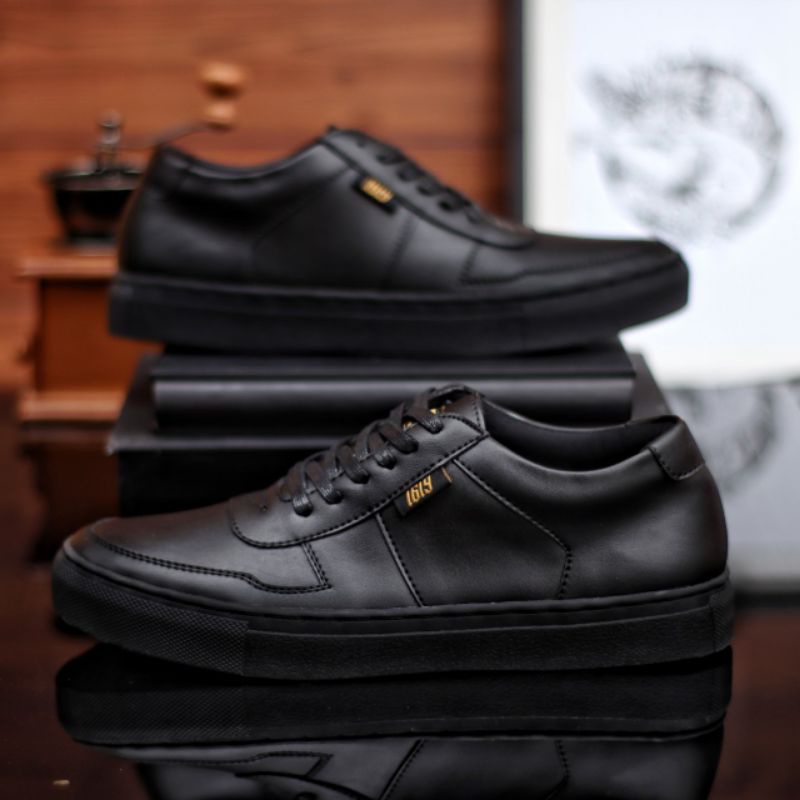 Xshoesbdg.id x Robert Sepatu Sneakers Pria Semi Formal Casual Pria Hitam Santai Kerja Kuliah