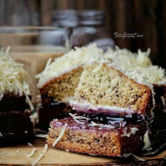 

Banana Cake blueberry