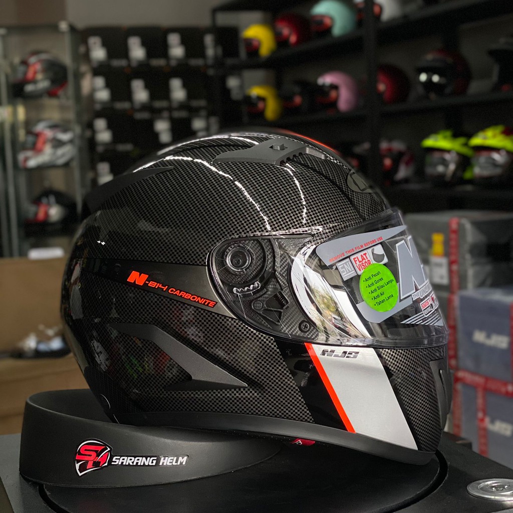 Helm NJS N814R - motif CARBONITE