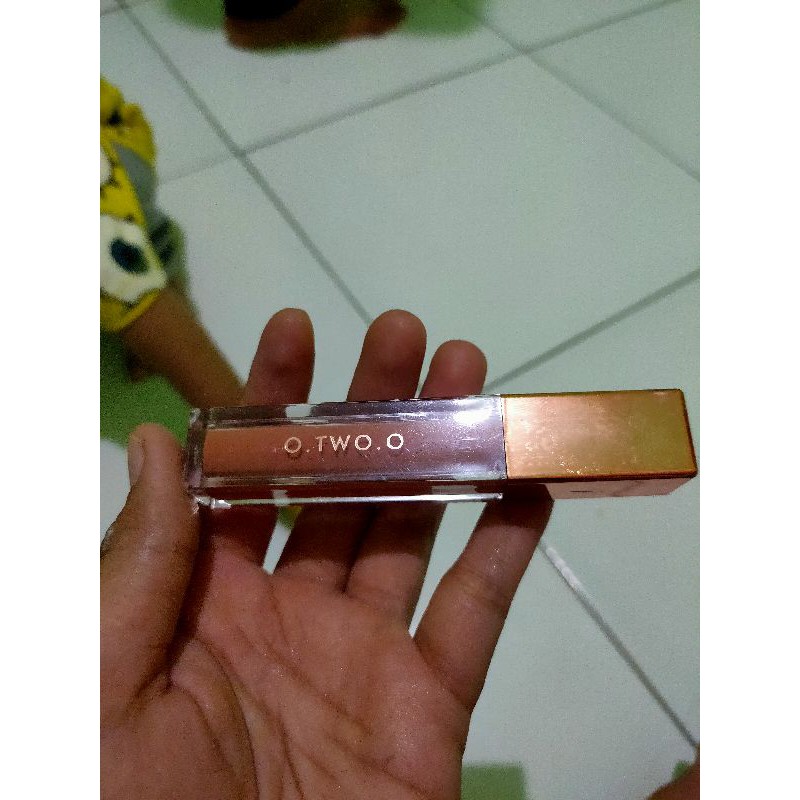 o.two.o lipstik