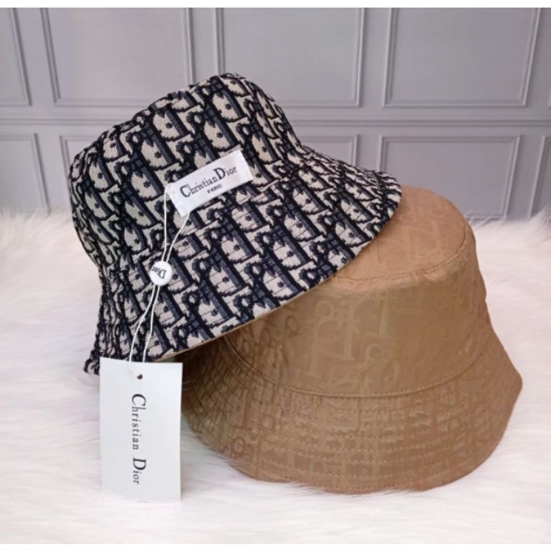Bucket hat/topi Christian Dior Bisa bolak balik