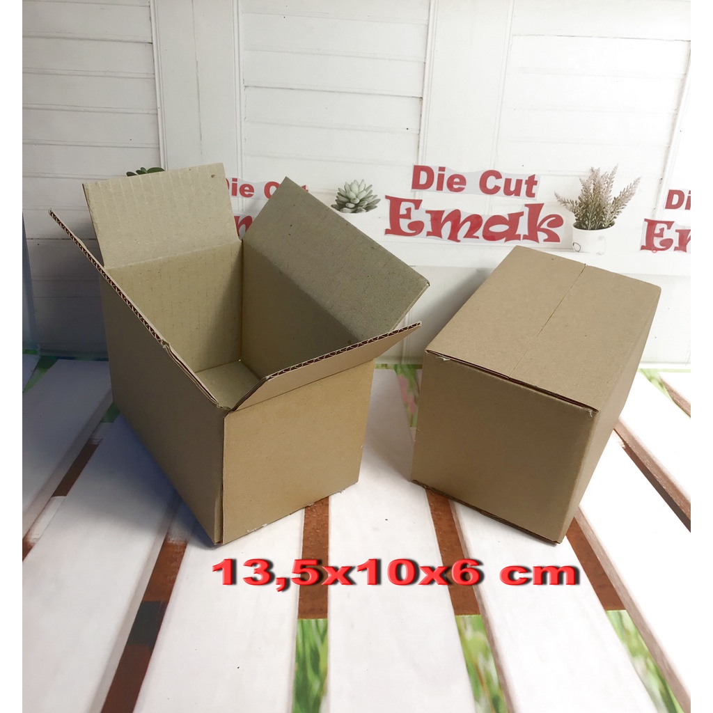 

KARDUS | BOX | UK. 13,5x10x6 cm / KARTON PACKING POLOS BARU ST