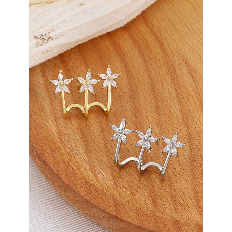 Anting Stud Desain Tiga Bunga Kecil Gaya Perancis Untuk Wanita