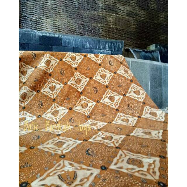 Batik Genes Soga, Batik Solo, Batik Soga, Batik Genes, Batik Tulis