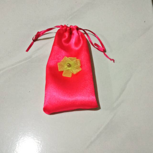 

Kantong serut satin