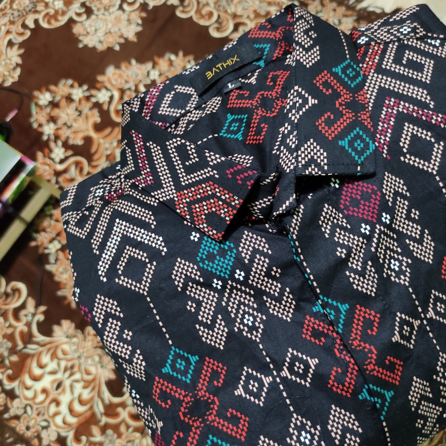 Sanvanina Kemeja Batik Songket  Lengan Panjang Slim Fit Sumba Black Songket